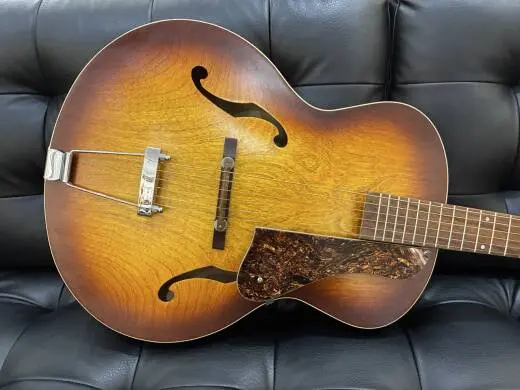 Godin Guitars - 5th Avenue CW Kingpin II